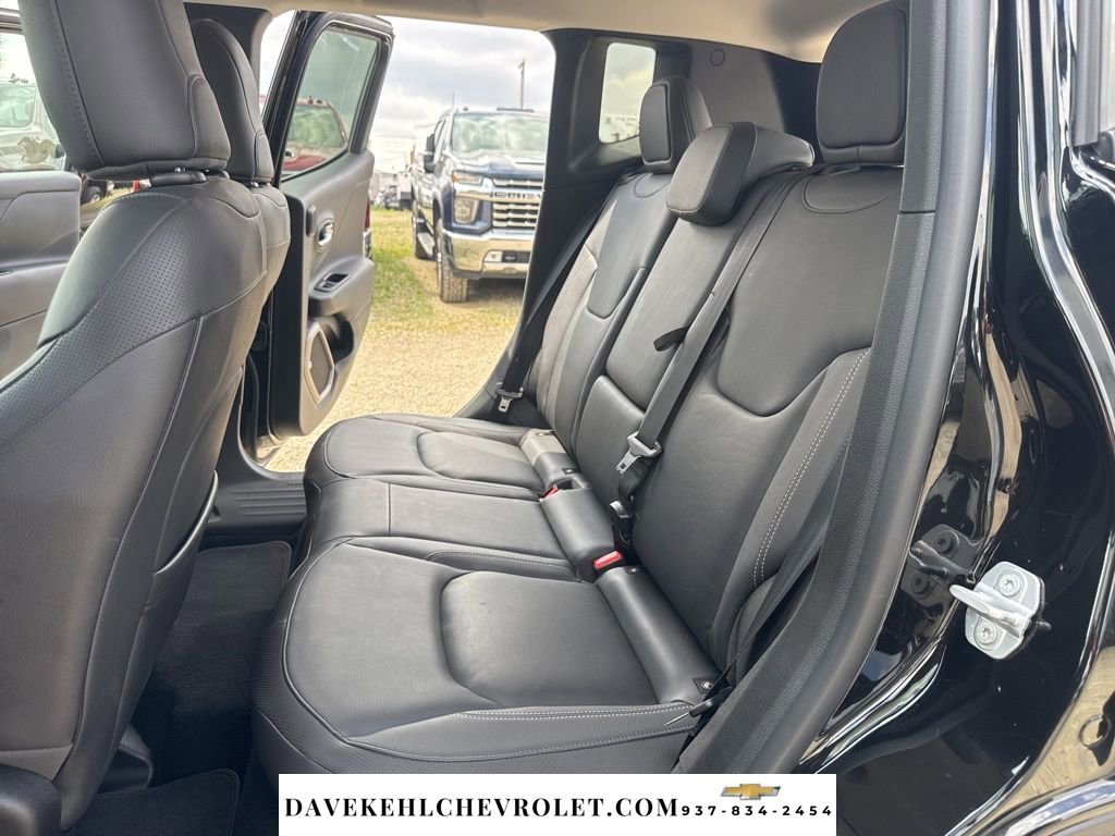 Used 2017 Jeep Renegade Limited image 32