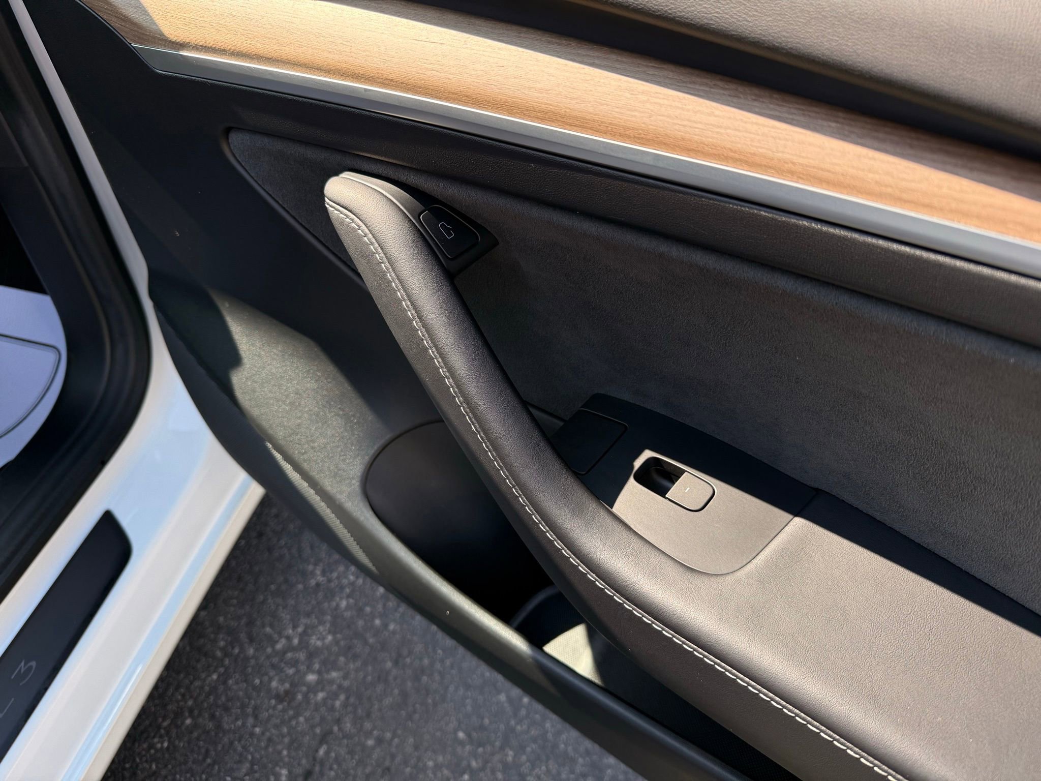 Used 2021 Tesla Model 3 Standard Range Plus image 18