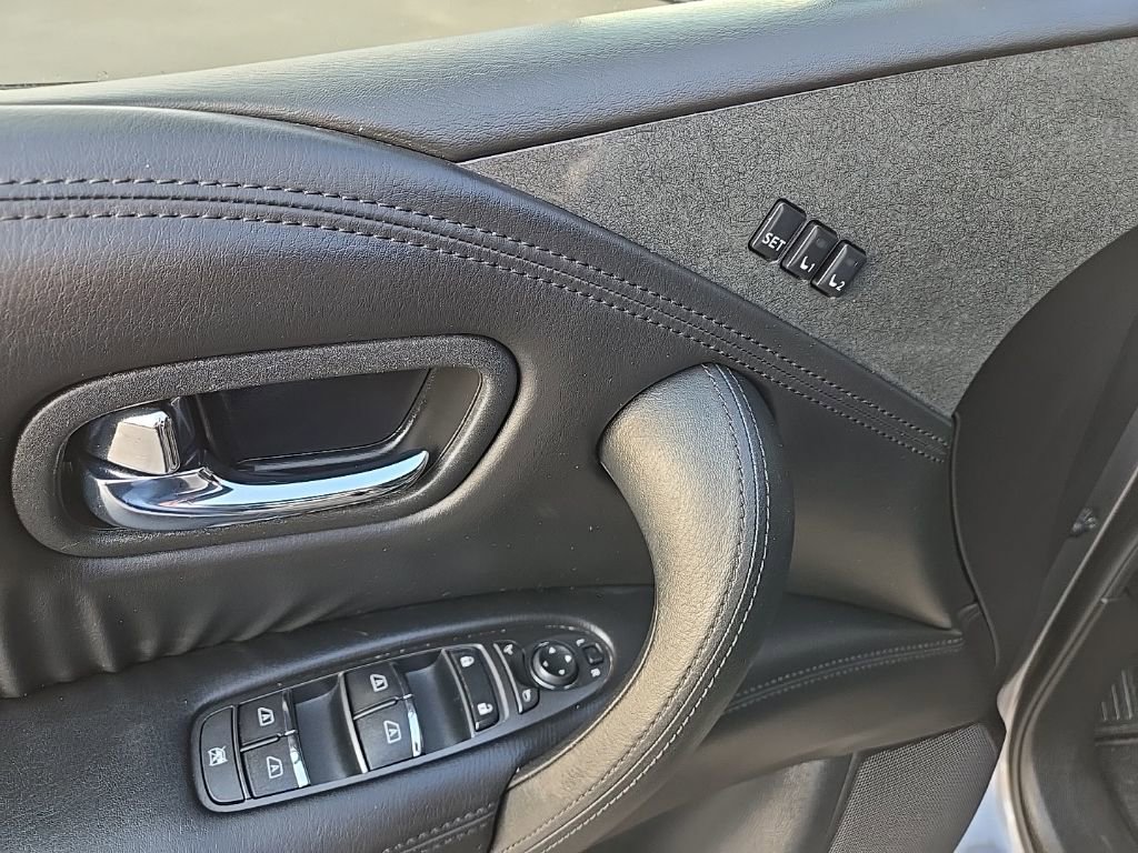 Used 2023 Nissan Armada SL w/ Midnight Edition Package image 10