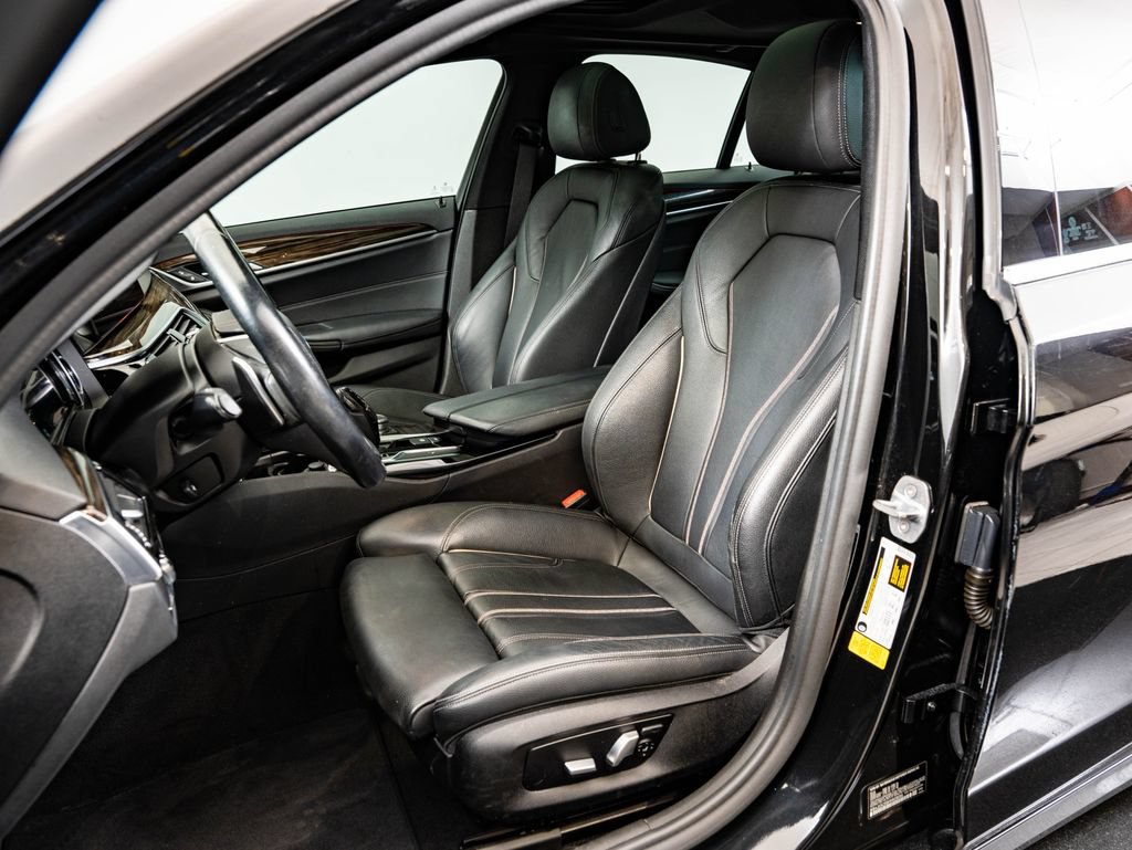 Used 2019 BMW 540i RWD image 22