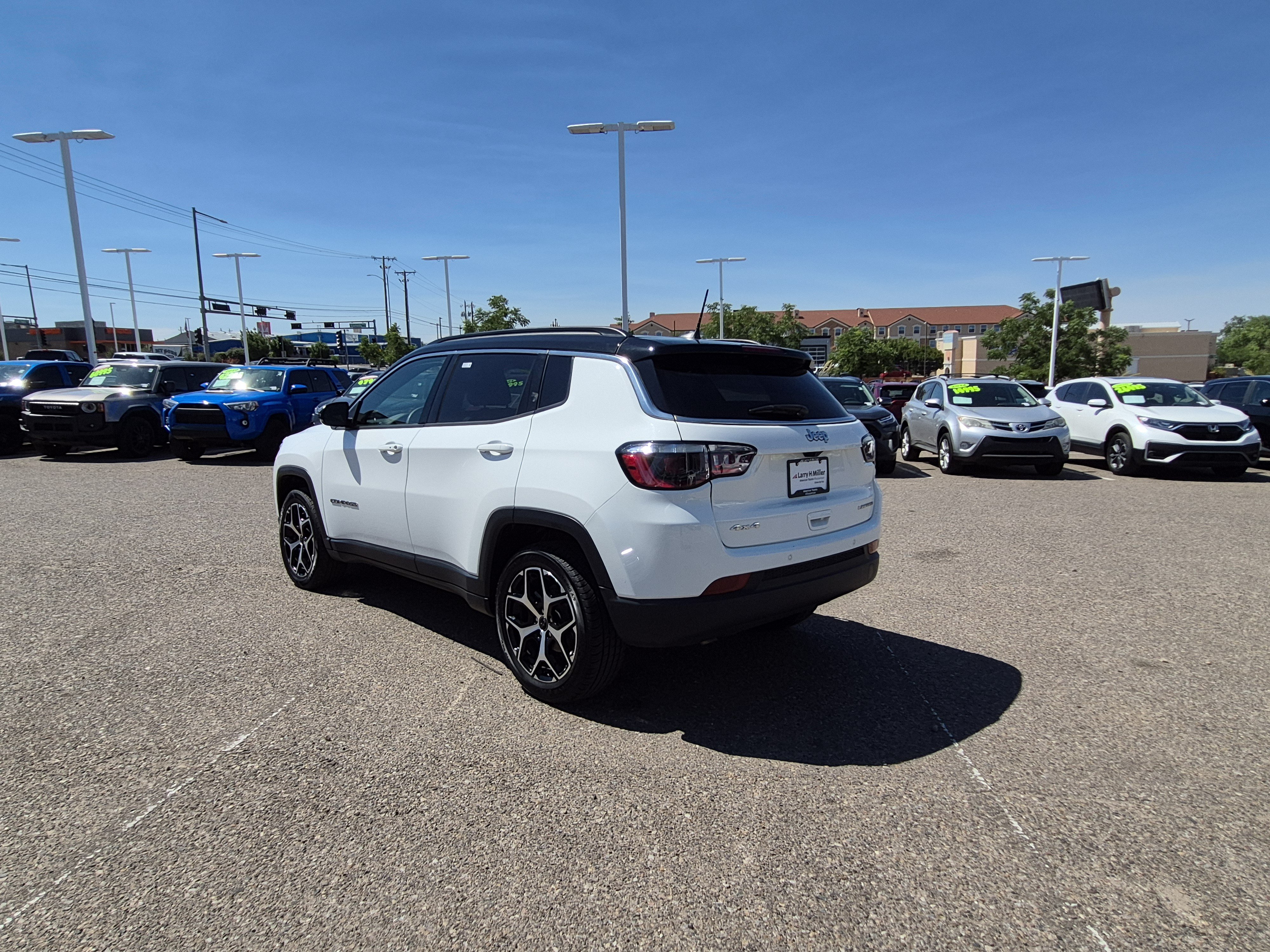 Used 2025 Jeep Compass Limited AWD/4WD image 3