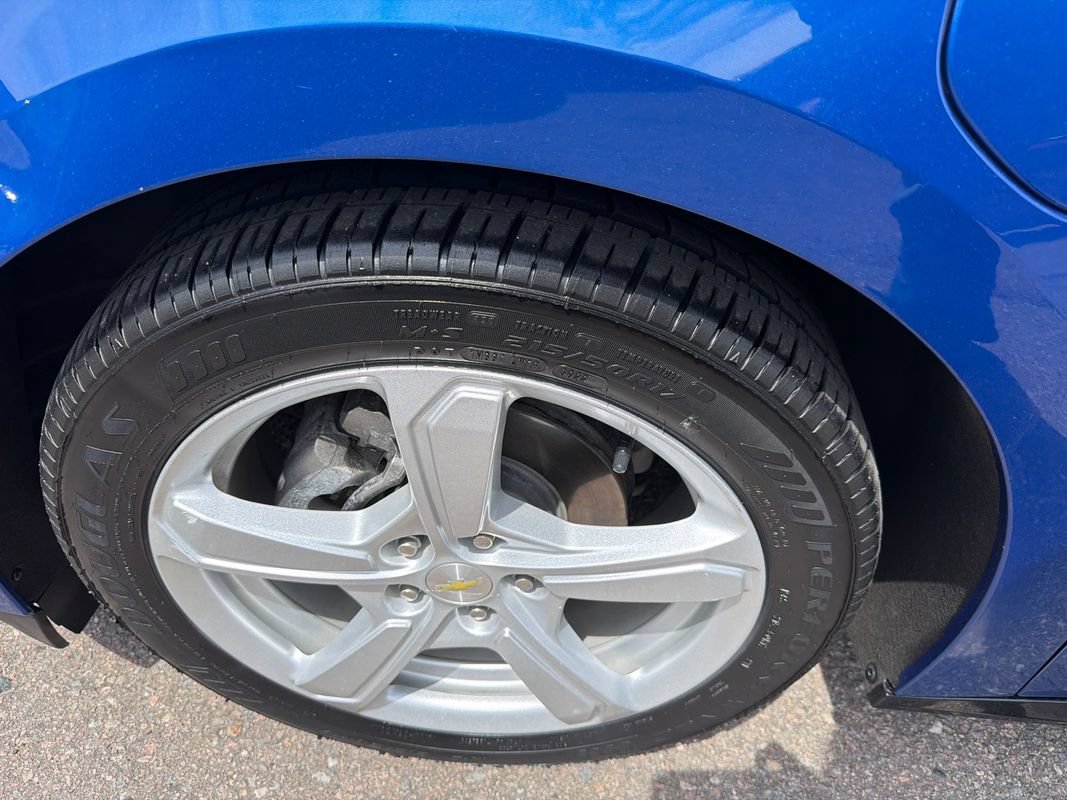 Used 2016 Chevrolet Volt LT w/ Comfort Package FWD image 21