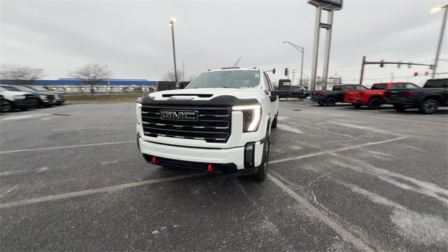 Used 2024 GMC Sierra 2500 AT4 w/ AT4 Premium Plus Package image 3