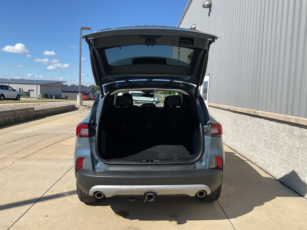 Used 2023 Ford Escape Platinum w/ Class II Trailer Tow Package image 15