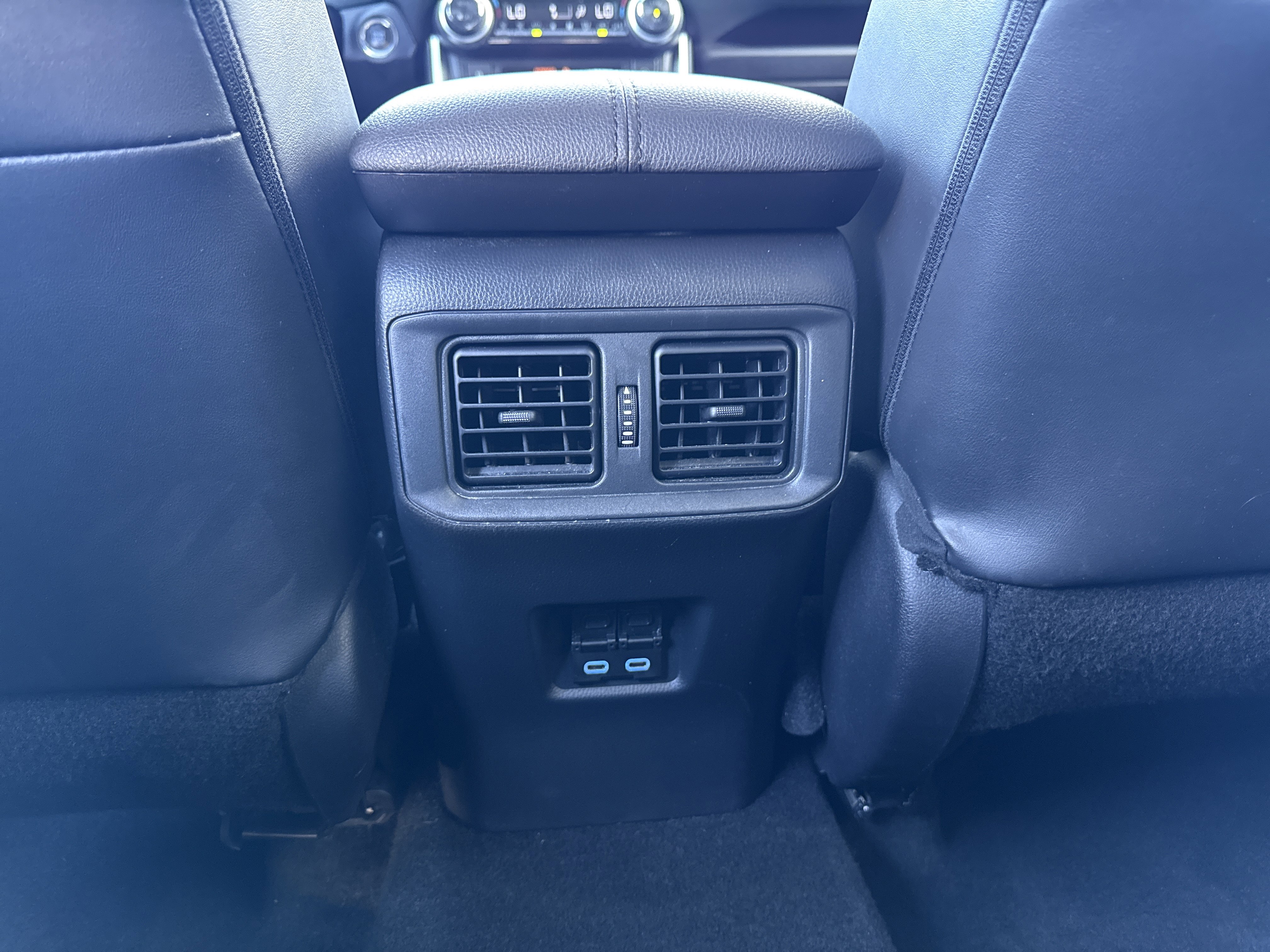 Used 2022 Toyota RAV4 XLE Premium image 26