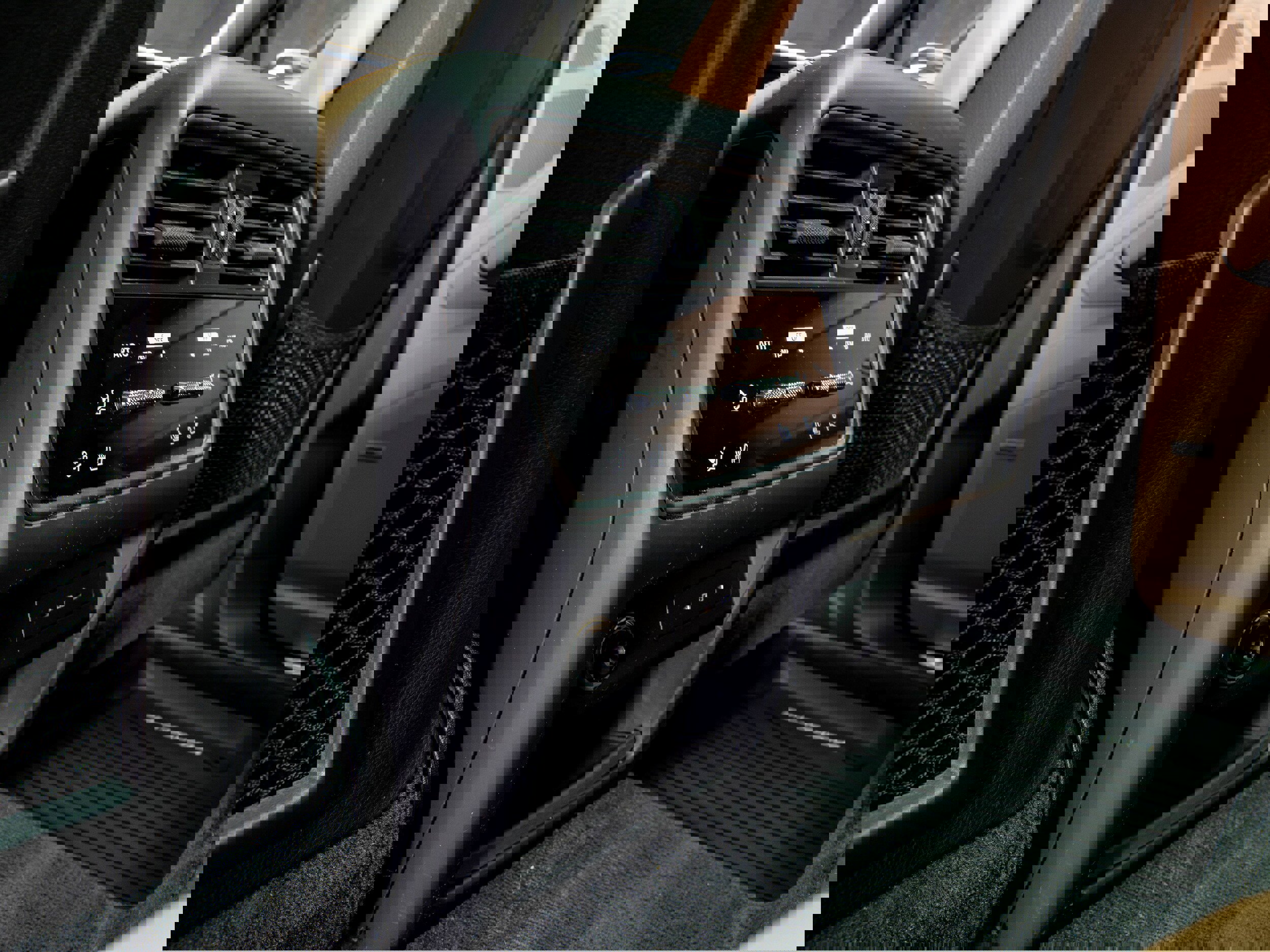 Certified 2024 Porsche Cayenne Coupe image 44