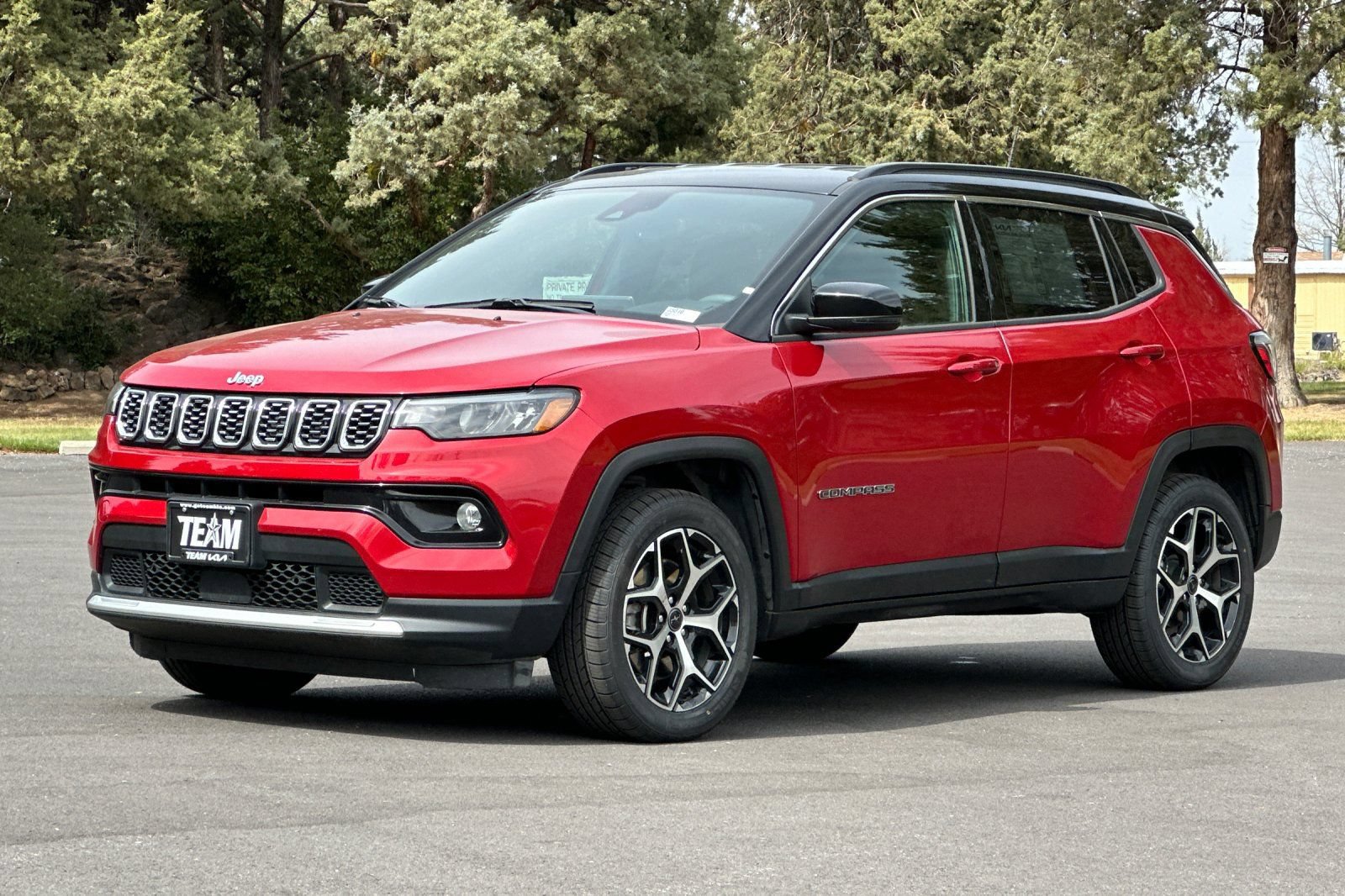 Used 2025 Jeep Compass Limited AWD/4WD image 8
