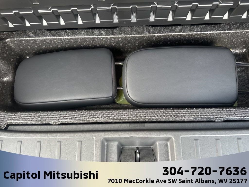 New 2025 Mitsubishi Outlander SE AWD/4WD image 16