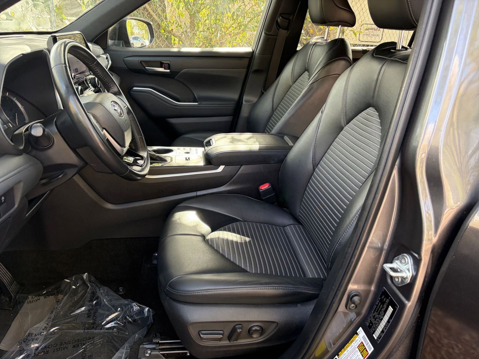 Used 2024 Toyota Highlander XSE image 25