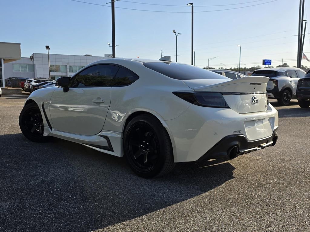 Used 2022 Toyota GR86 Premium RWD image 5