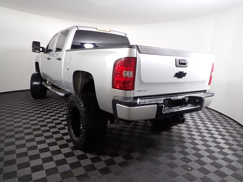 Used 2011 Chevrolet Silverado 2500 LT w/ Interior Plus Package image 12