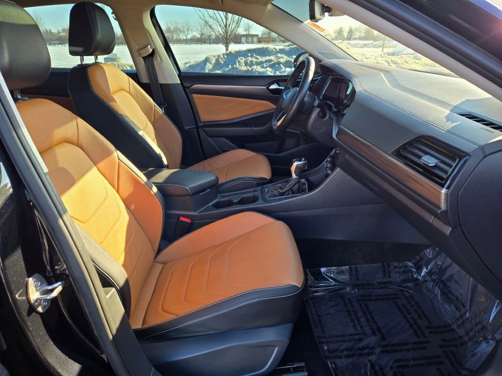 Used 2024 Volkswagen Jetta SEL image 5