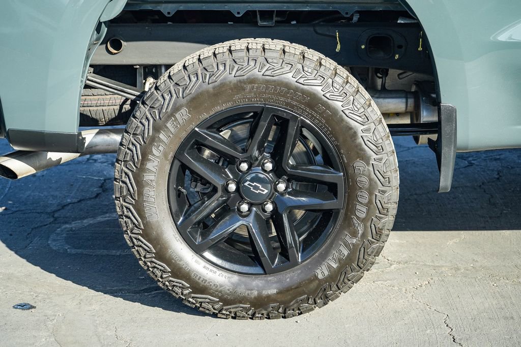 Used 2025 Chevrolet Silverado 1500 Custom Trail Boss AWD/4WD image 12