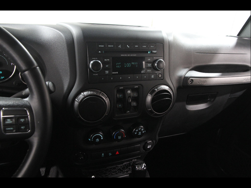 Used 2018 Jeep Wrangler Unlimited Sport S image 9