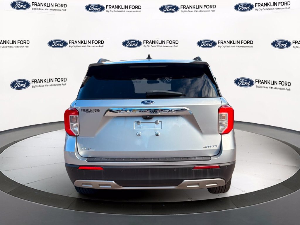 Certified 2023 Ford Explorer XLT w/ Equipment Group 202A AWD/4WD image 3