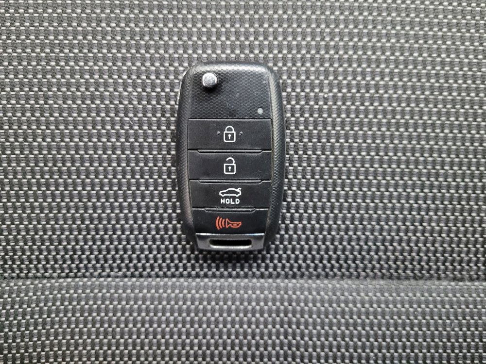 Used 2017 Kia Forte LX image 32