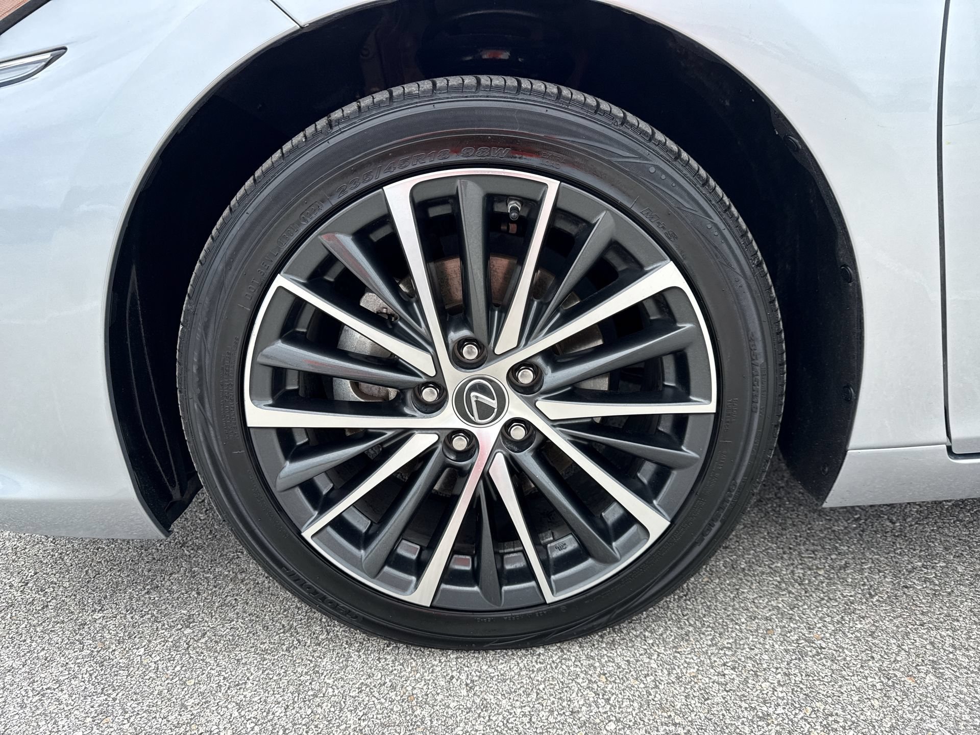 Used 2024 Lexus ES 250 w/ Premium Package AWD/4WD image 19