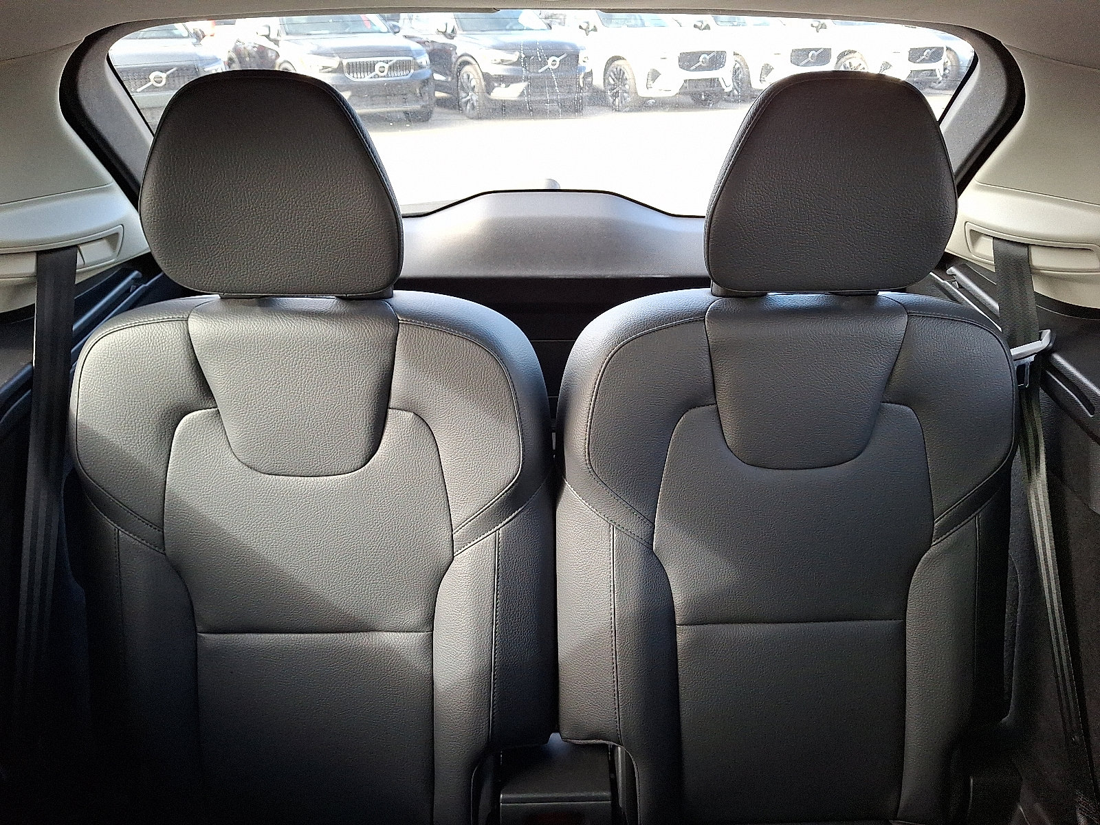 Used 2023 Volvo XC90 B5 Plus w/ Protection Package image 11