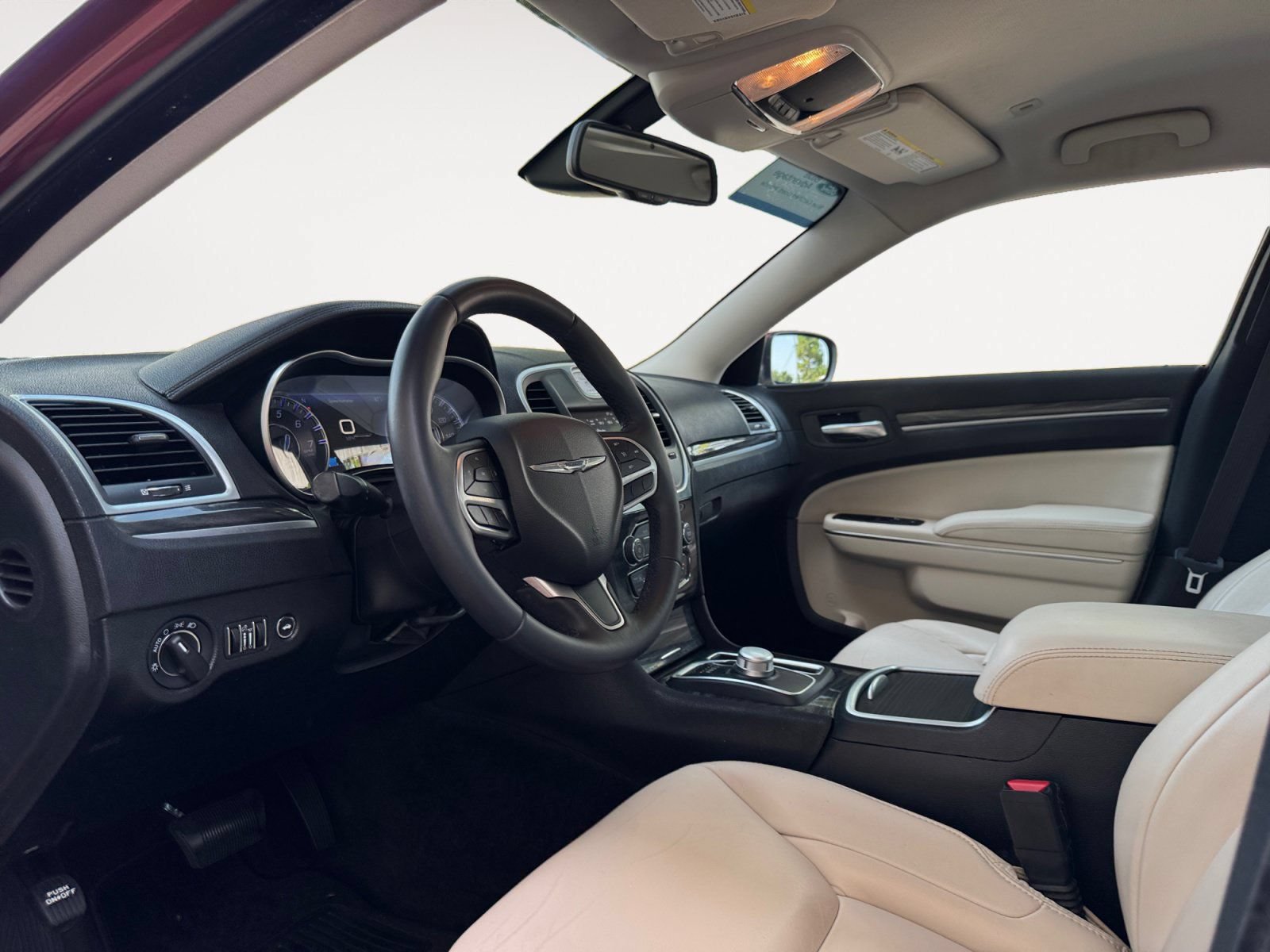 Used 2018 Chrysler 300 Touring L RWD image 9