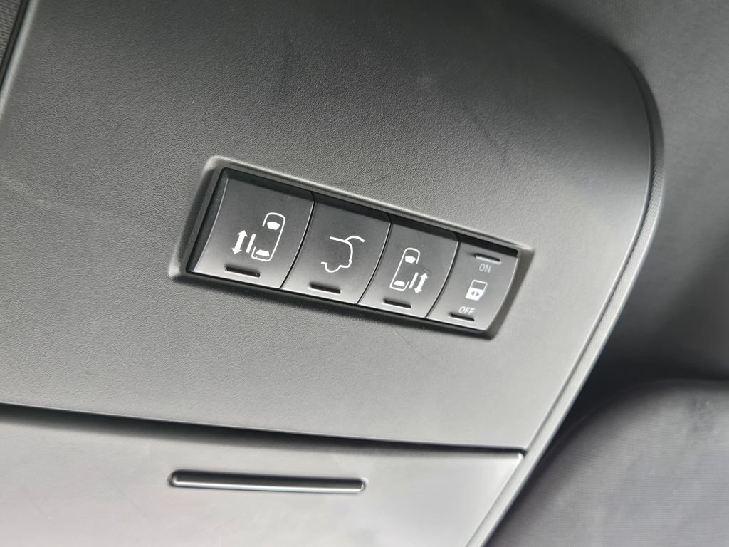 Used 2019 Dodge Grand Caravan SXT FWD image 30