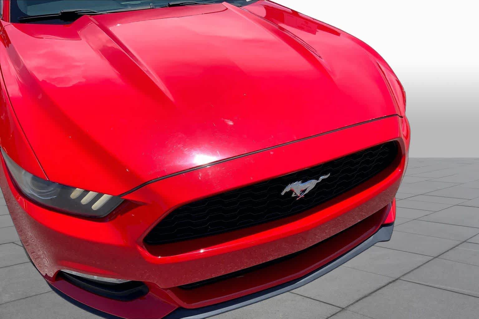 Used 2015 Ford Mustang Coupe RWD image 27