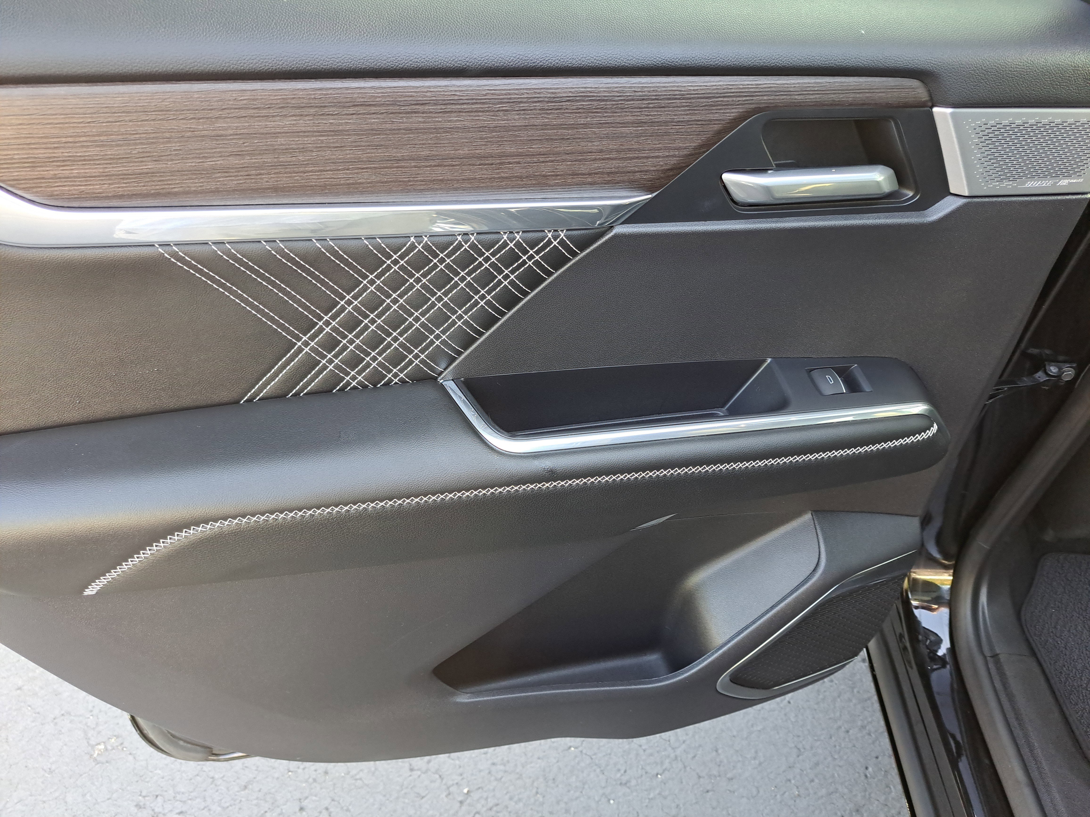 Certified 2024 GMC Acadia Denali w/ Super Cruise Package image 10