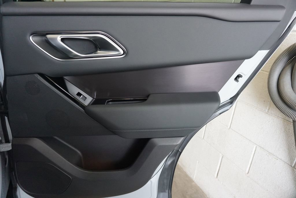 New 2026 Land Rover Range Rover Velar Dynamic SE image 25