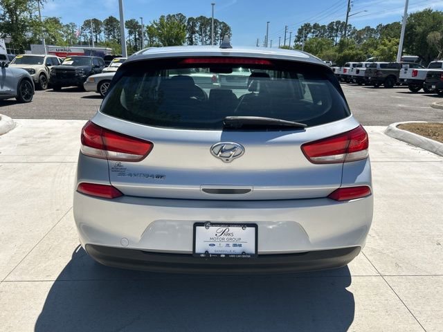 Used 2018 Hyundai Elantra GT FWD image 5