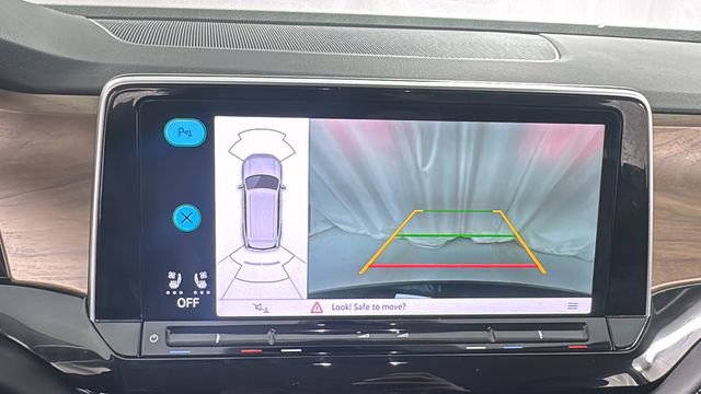 Used 2025 Volkswagen Atlas SE image 26