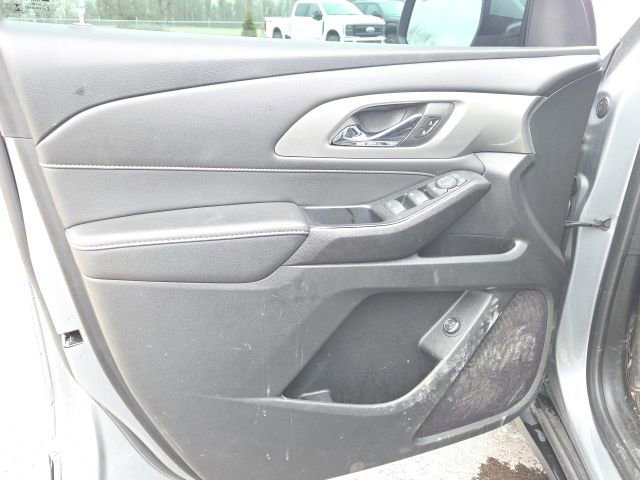 Used 2023 Chevrolet Traverse LT FWD image 29