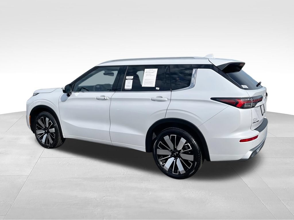 Used 2025 Mitsubishi Outlander SEL FWD image 6
