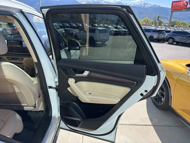 Used 2022 Audi Q5 2.0T Premium Plus w/ Premium Plus Package AWD/4WD image 32