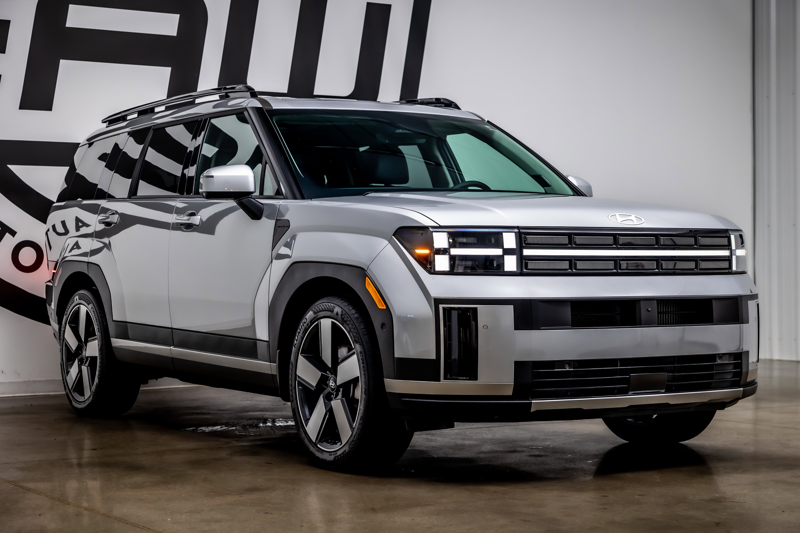 Used 2024 Hyundai Santa Fe Limited image 24