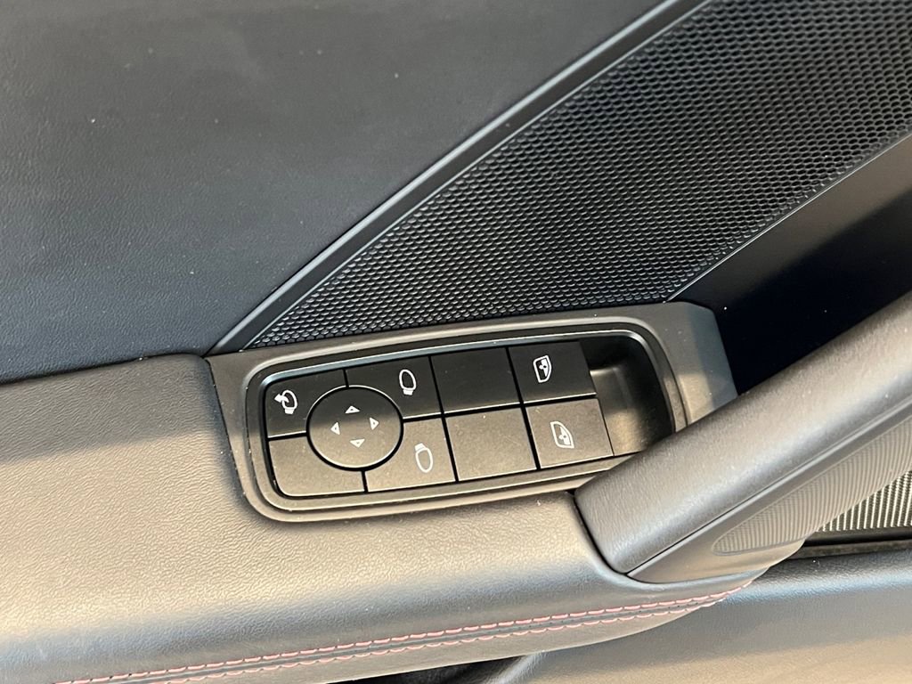 Used 2023 Porsche 911 Carrera image 11
