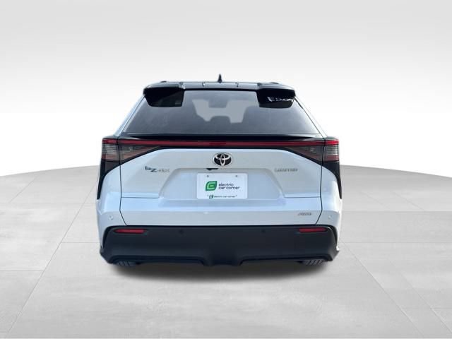 Used 2023 Toyota bZ4X XLE w/ Weather Package image 4