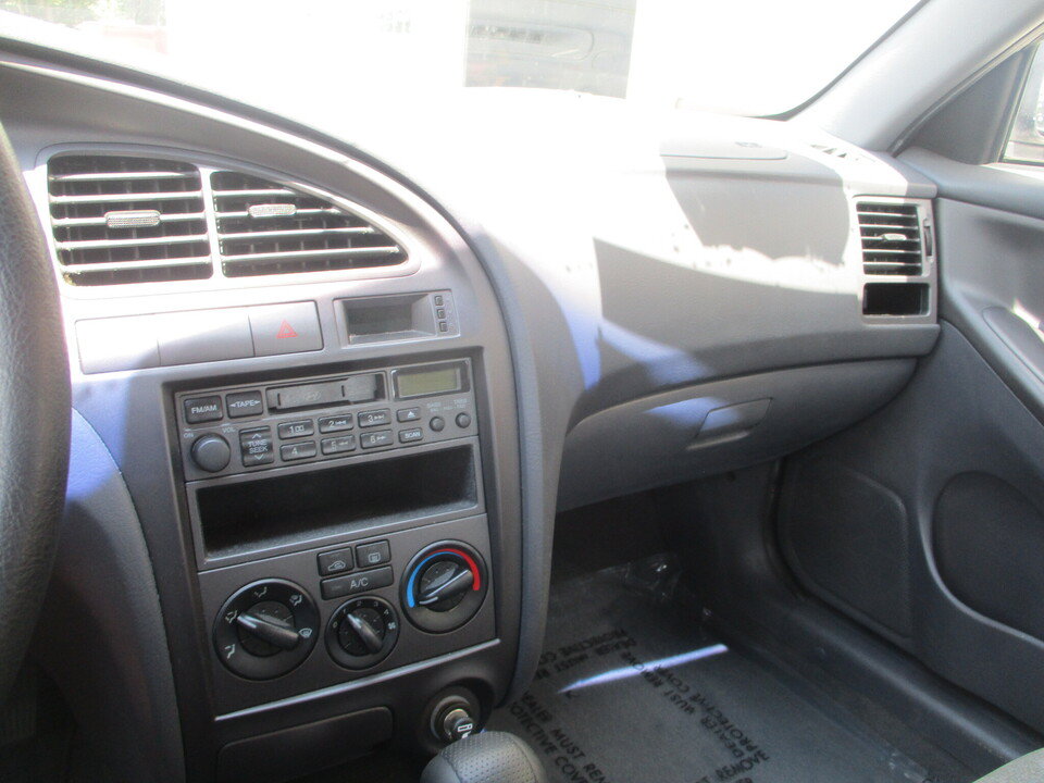 Used 2003 Hyundai Elantra GLS FWD image 35
