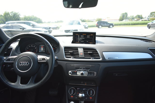 Used 2018 Audi Q3 2.0T Premium Plus w/ Premium Plus Package AWD/4WD image 40