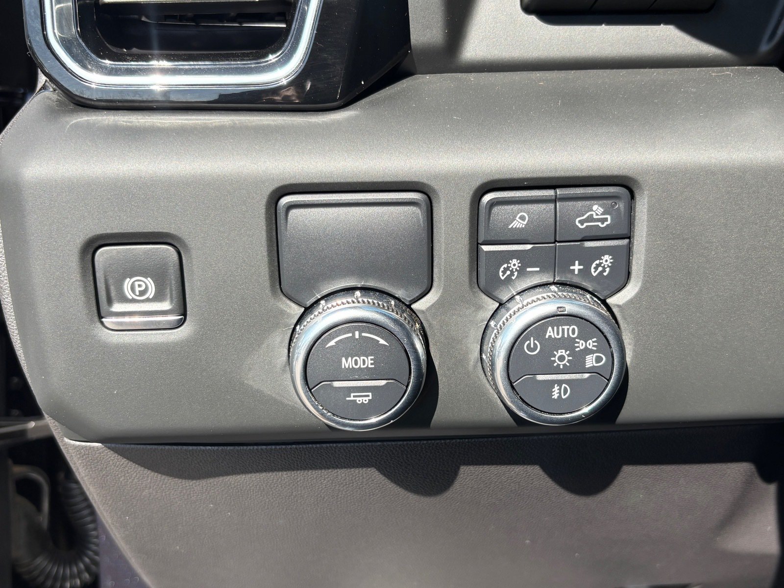 Used 2024 GMC Sierra 1500 Denali w/ Technology Package RWD image 26