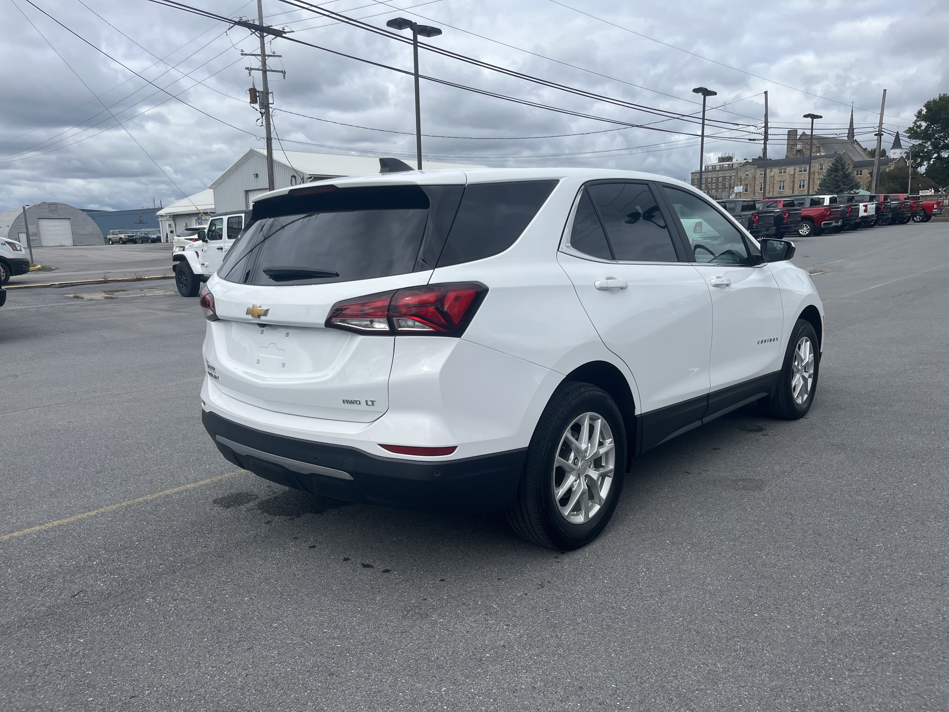 Used 2024 Chevrolet Equinox LT w/ LPO, Floor Liner Package AWD/4WD image 3