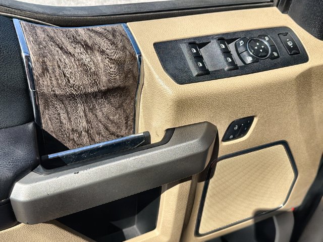 Used 2017 Ford F250 Lariat w/ Lariat Ultimate Package AWD/4WD image 13