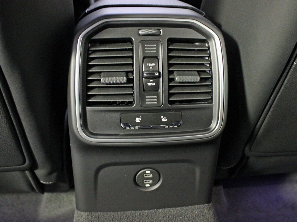 Certified 2026 Porsche Macan S image 35