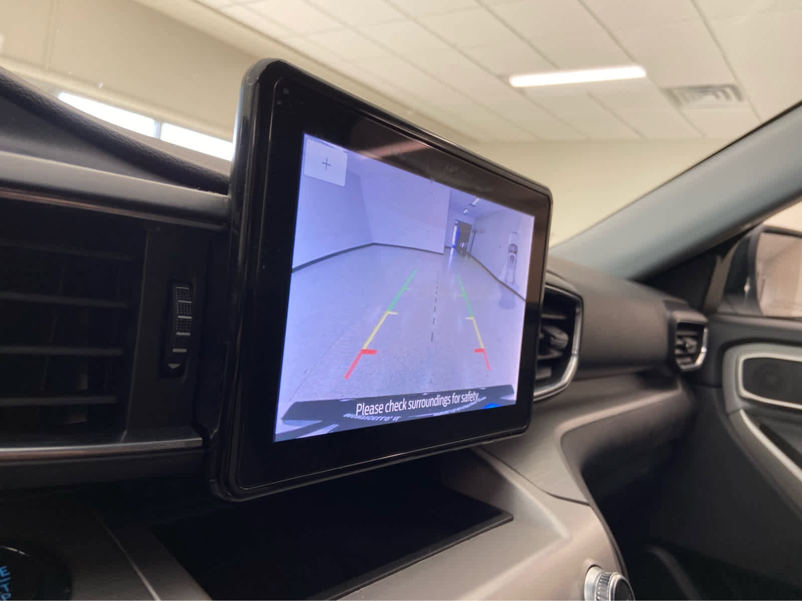 Used 2022 Ford Explorer XLT w/ Equipment Group 202A image 36