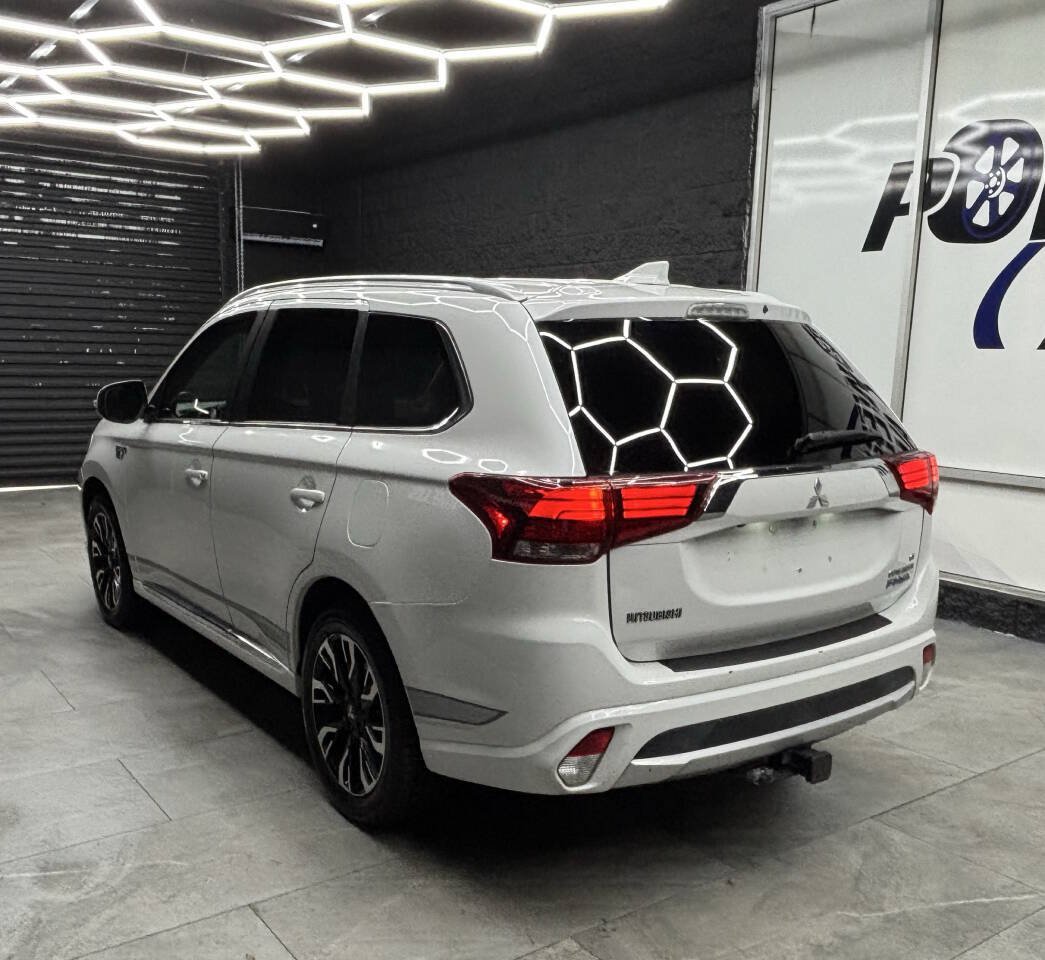 Used 2018 Mitsubishi Outlander GT AWD/4WD image 8