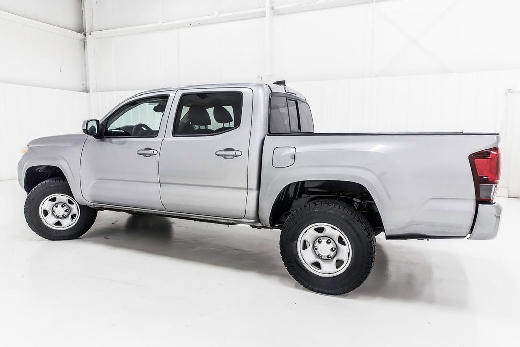 Used 2020 Toyota Tacoma SR AWD/4WD image 5