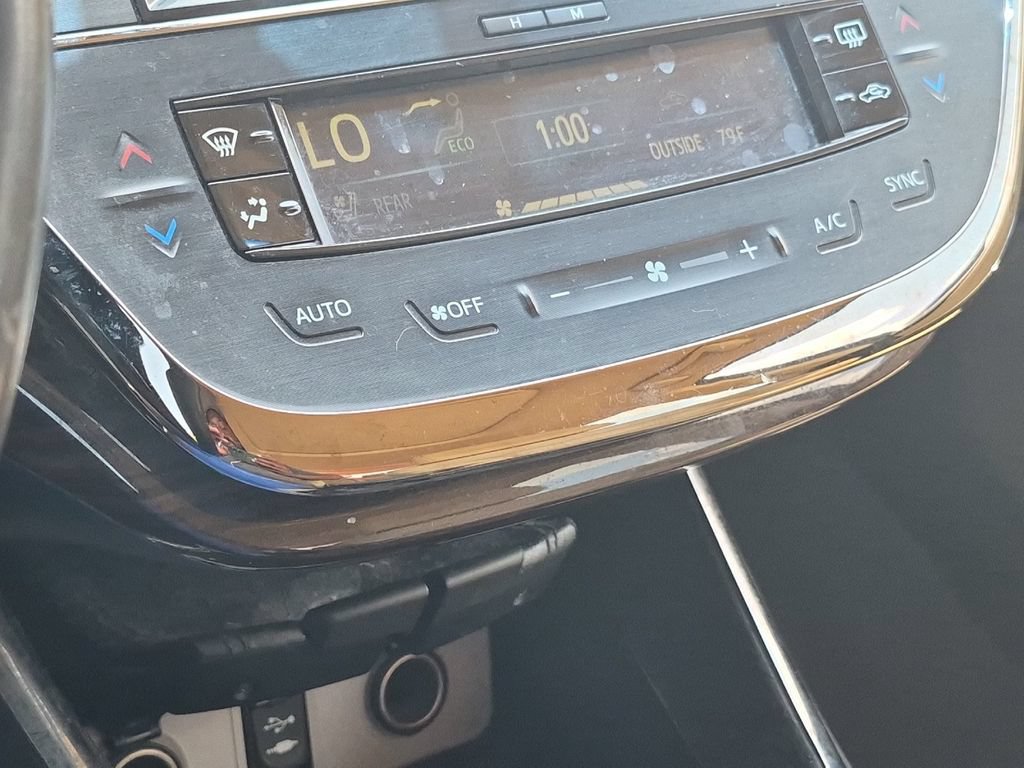 Used 2015 Toyota Avalon Limited FWD image 20