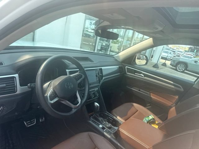 Used 2023 Volkswagen Atlas SEL R-Line AWD/4WD image 12