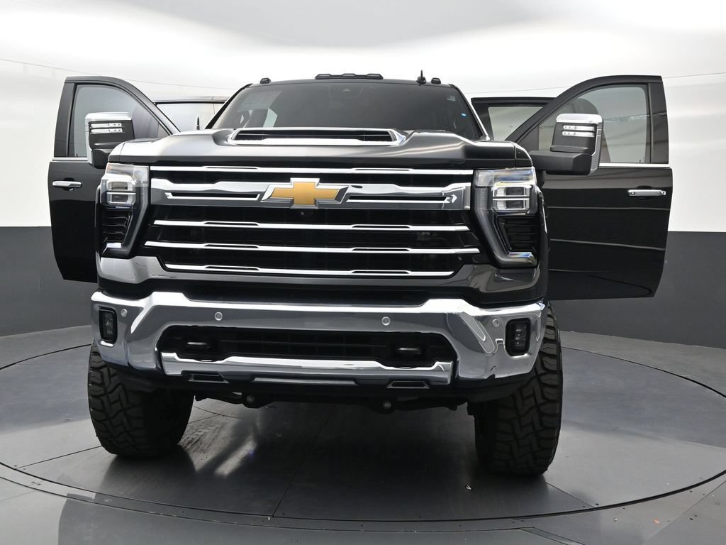 Used 2024 Chevrolet Silverado 2500 LTZ w/ LTZ Plus Package AWD/4WD image 34