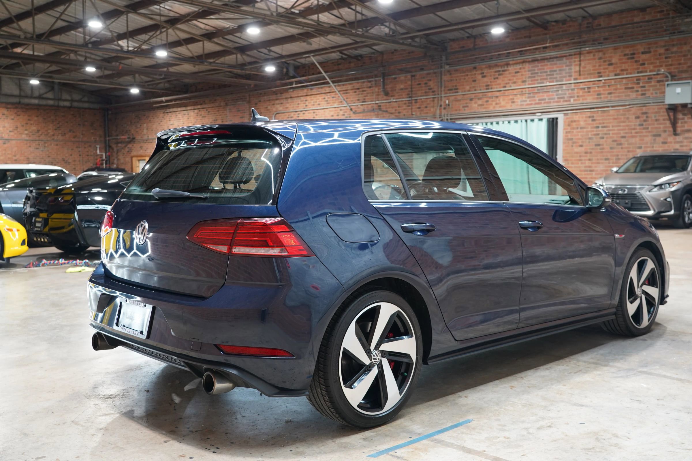 Used 2018 Volkswagen GTI SE w/ SE Leather Package image 15