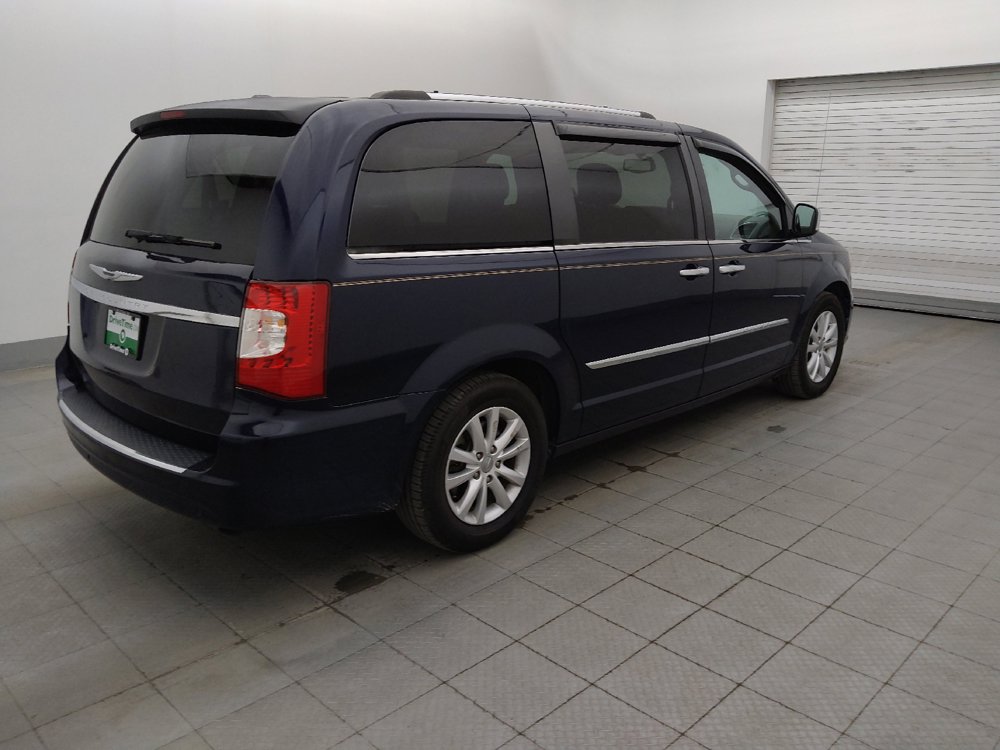 Used 2015 Chrysler Town & Country Limited Platinum FWD image 10