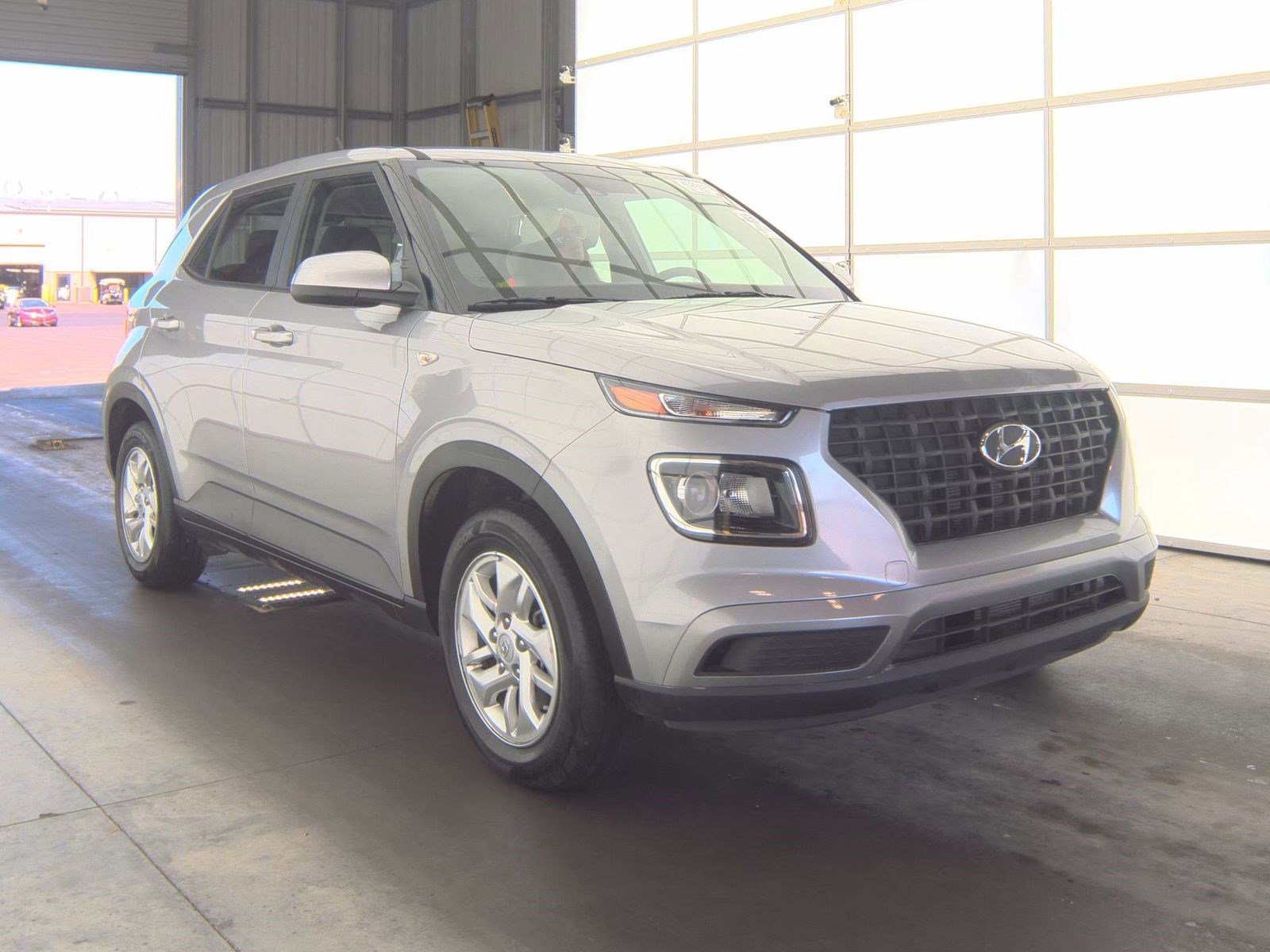 Used 2026 Hyundai Venue SE FWD image 4